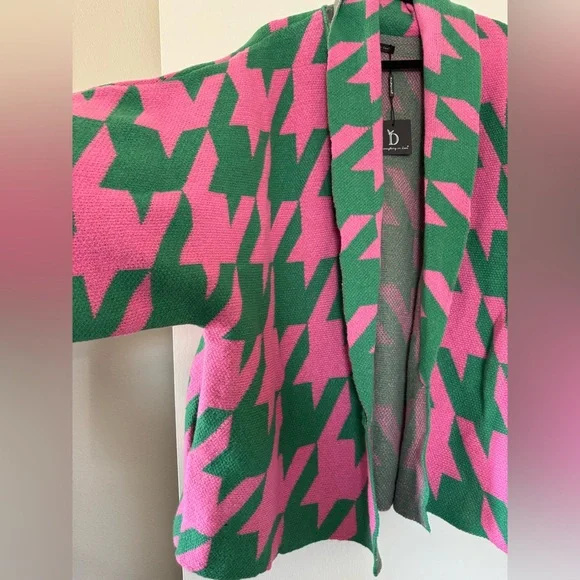 Green and Pink knit kimono by Do everything in Love one size NWT - Picture 3 of 9
